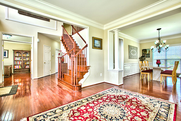 Banerjee_5010_Burnside_Farm_Place_Foyer_004_4x6