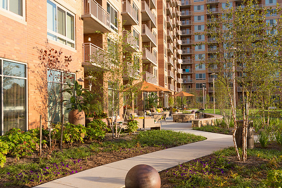 ProsperityFlats_2700_Door_Ave_Exterior_4x6_024