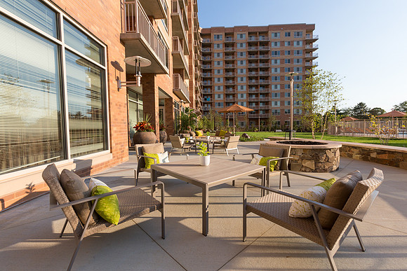 ProsperityFlats_2700_Door_Ave_Exterior_4x6_013